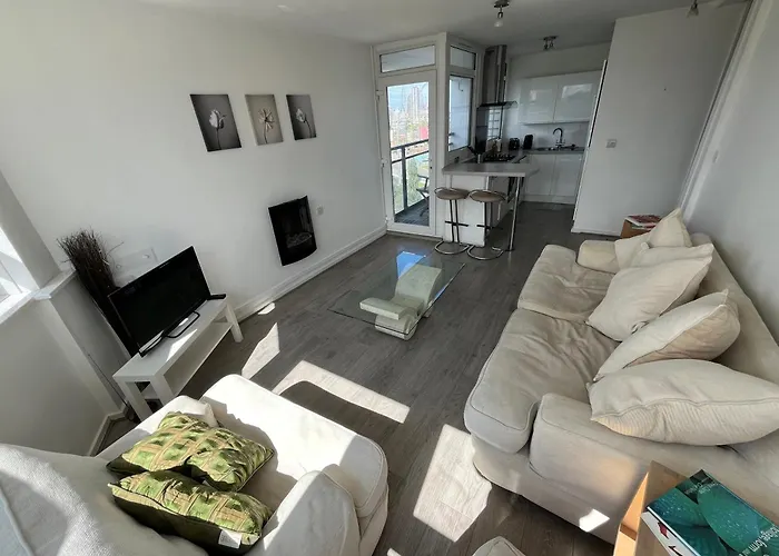 Flat With Stunning View, Zone 1